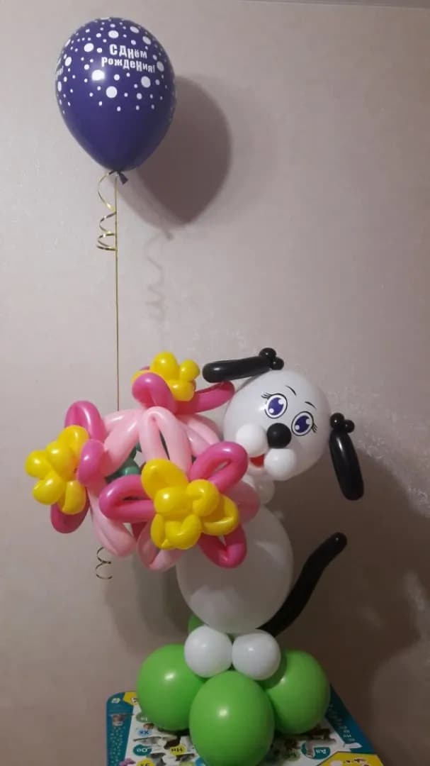 Собачка из ШДМ с букетом цветов